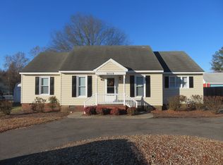 9809 Three Chopt Rd, Henrico, VA 23229