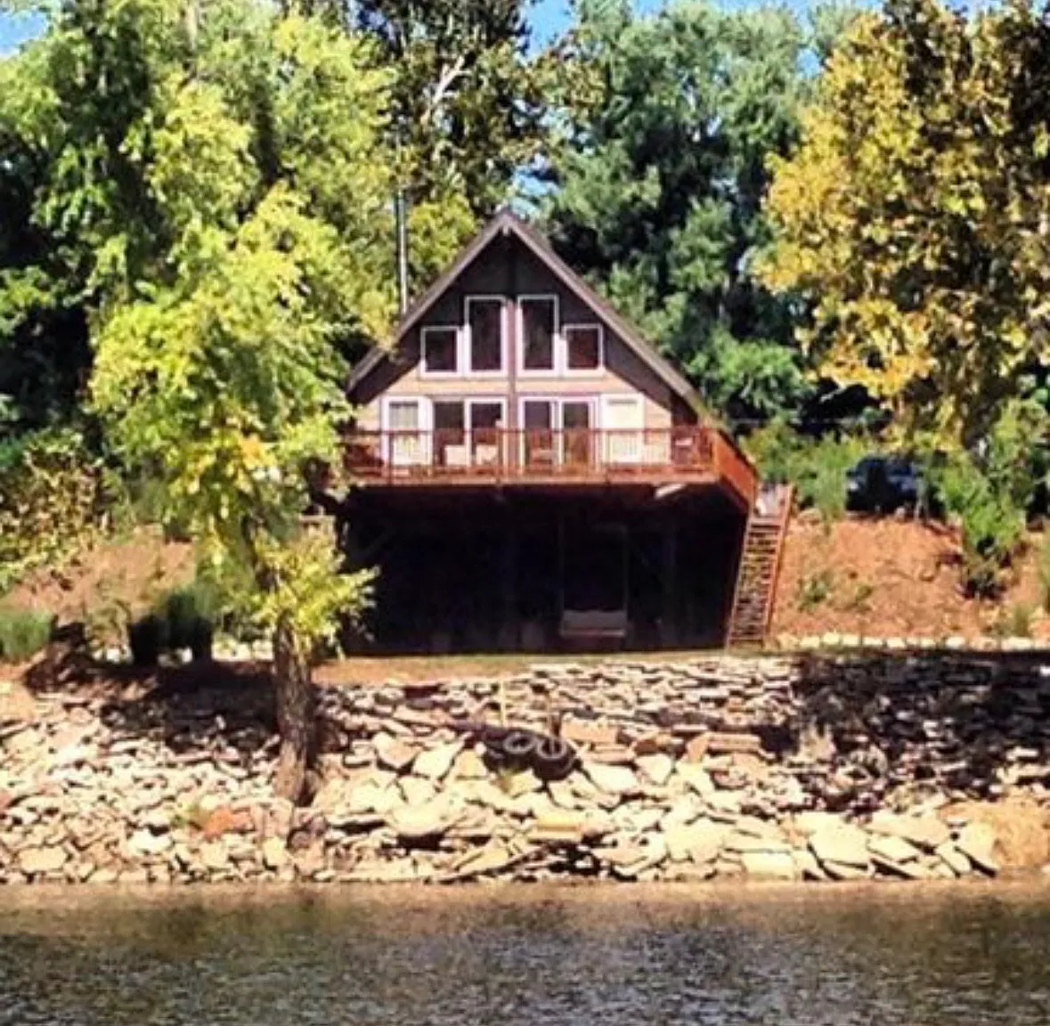 2 bed, 1.5 bath, 1200 sqft, $1,600 — Photo 2