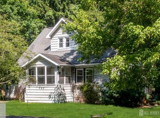303 Stephenson Ave, Middlesex, NJ 08846