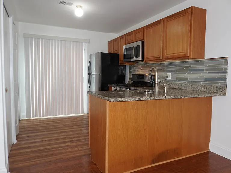 4320 Monroe St — Photo 3