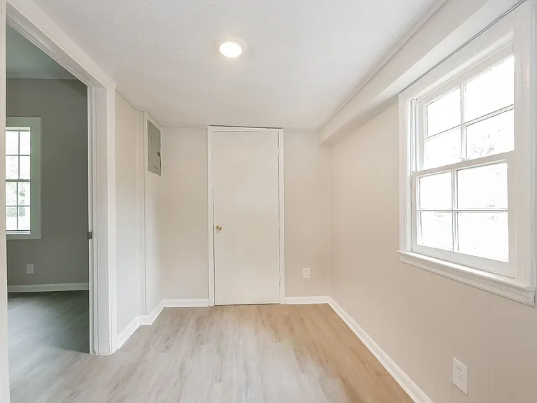 725 Williams St — Photo 18