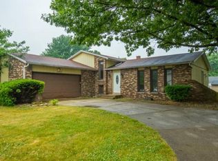 5415 Colonial Ln, South Bend, IN 46614