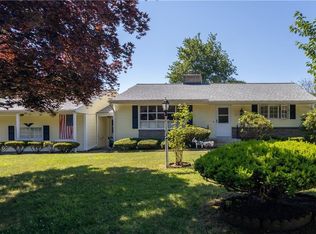 3 Falstaff Dr, Cumberland, RI 02864