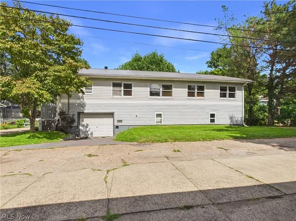 712 Marietta Ln, Marietta, OH 45750