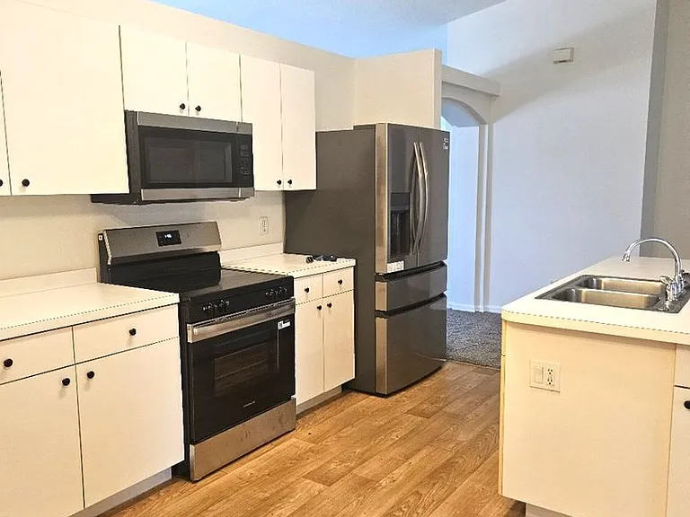 25173 Mercedes Dr — Photo 11