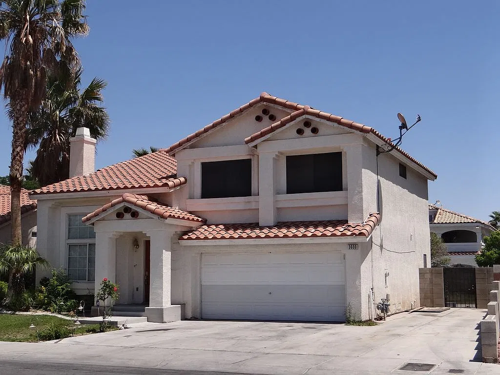 4 bed, 2.5 bath, 1909 sqft, $2,195 — Photo 1