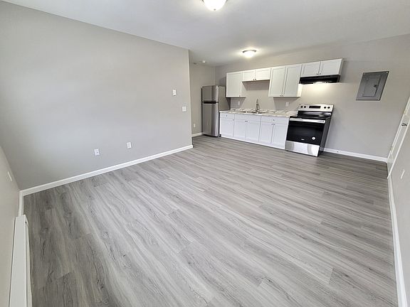 2nd image of 1351 Iowa Ave SE #11529367