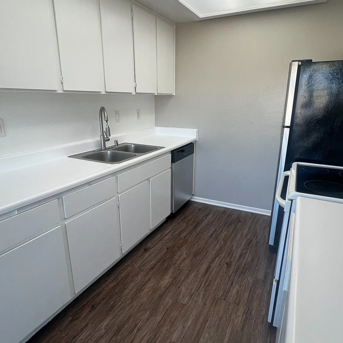 2424 S. Leland St. — Photo 3