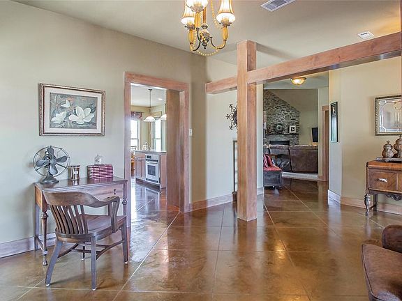 5th image of 2803 Saint Andrews Cir