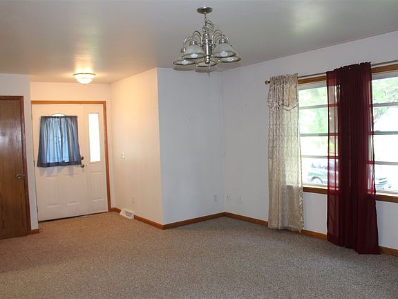 3rd image of 109 S Andrews Ave