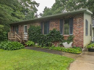 574 Creek Rd, Pleasant Valley, NY 12569