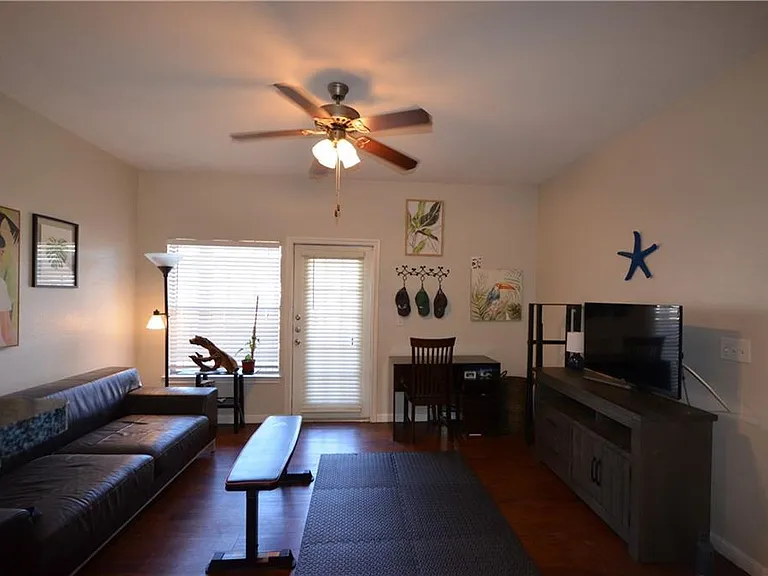 2320 Gracy Farms Ln #916 — Photo 8