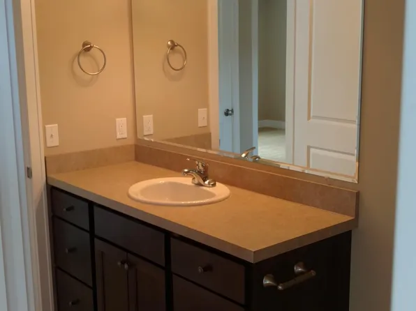 5886 Birdsong Ct SE, Kentwood, MI 49508