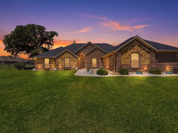 205 Lavender Ct, Springtown, TX 76082