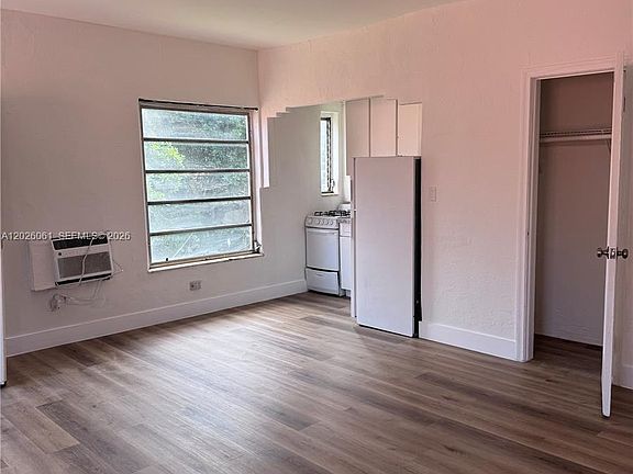 2nd image of 825 Alton Rd APT 8