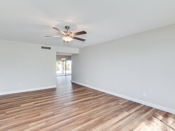 5th image of 1608 E Palmcroft Dr