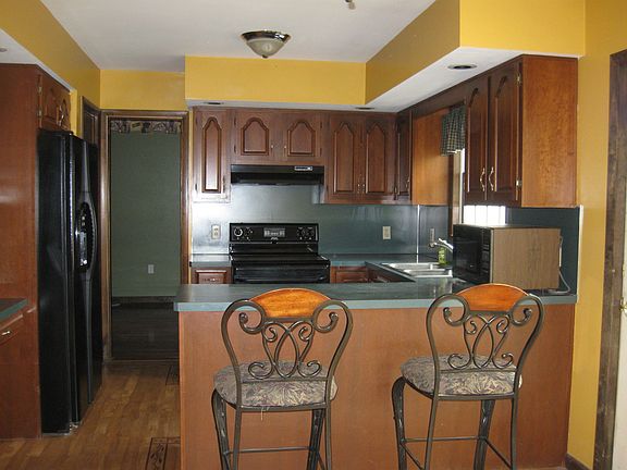 Kitchen W/Breakfast Area