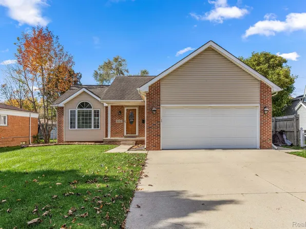 6059 Highview St, Dearborn Heights, MI 48127
