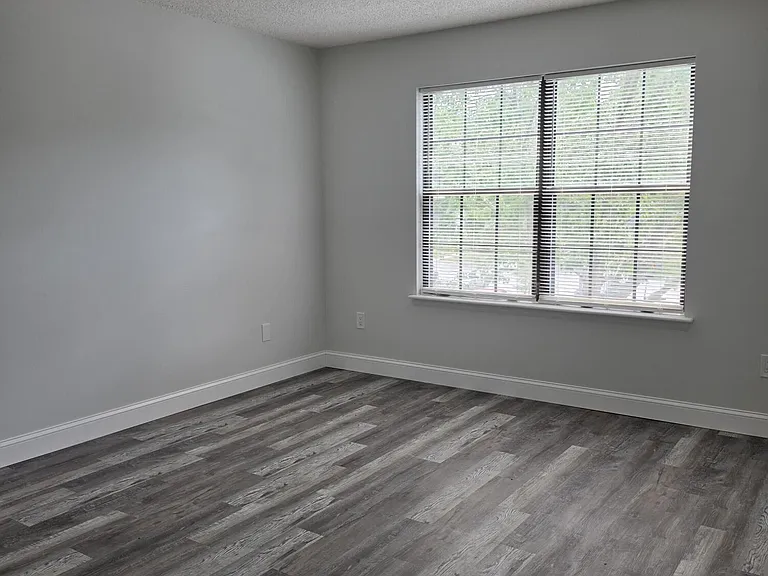 26 Colonial Ct — Photo 6