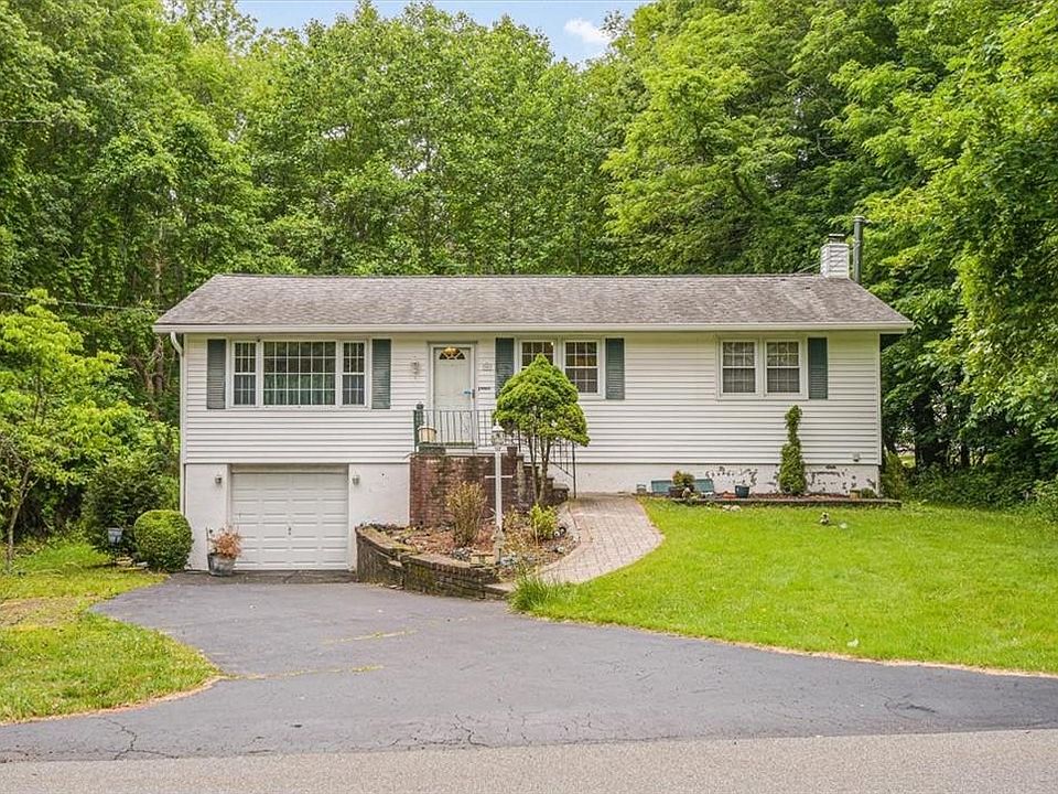 1st image of 18 Lakeview Drive
