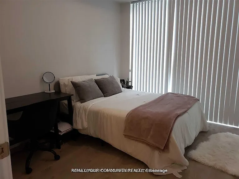 50 Wellesley St E #502 — Photo 9