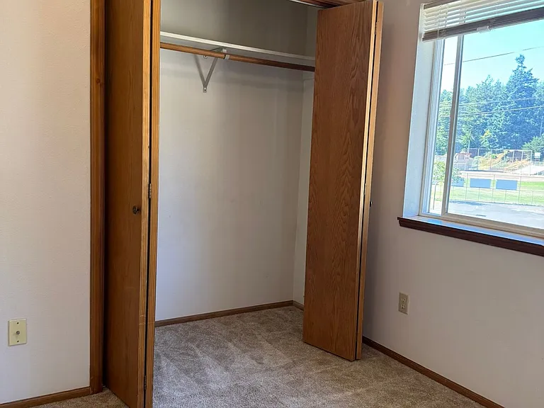 151 N 8th St — Photo 52