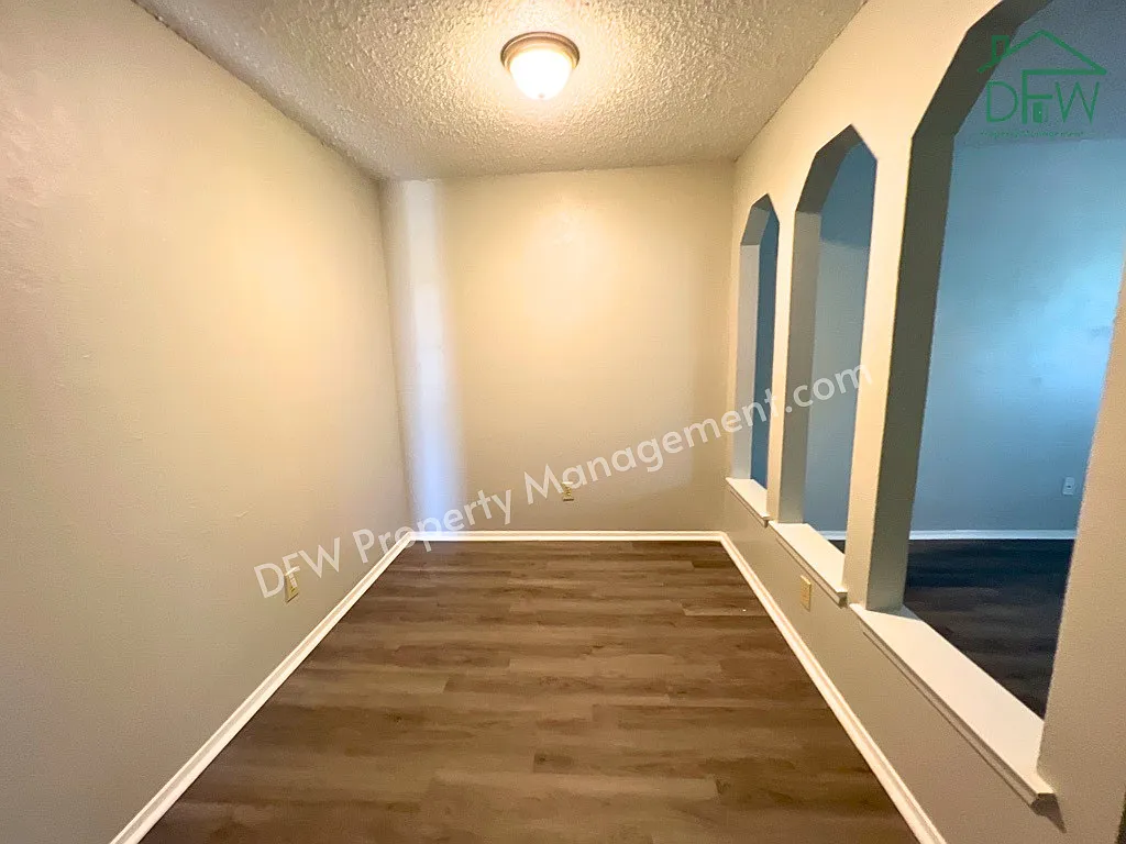 2 bed, 1.0 bath, 885 sqft, $1,050 — Photo 4
