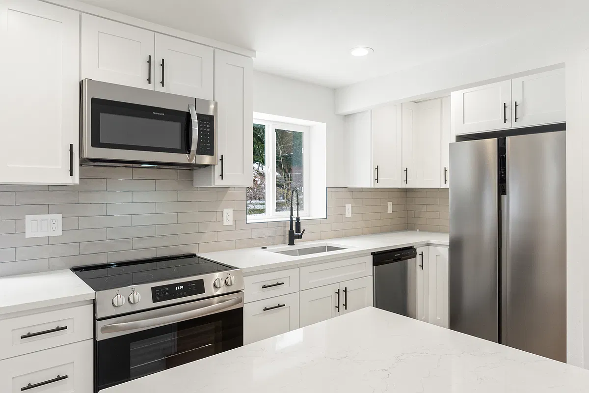 Building Photo - 326 NE 125th St #2