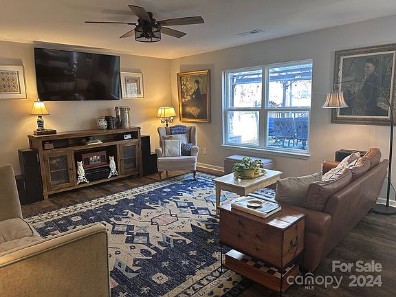4th image of 102 Valerie Dr