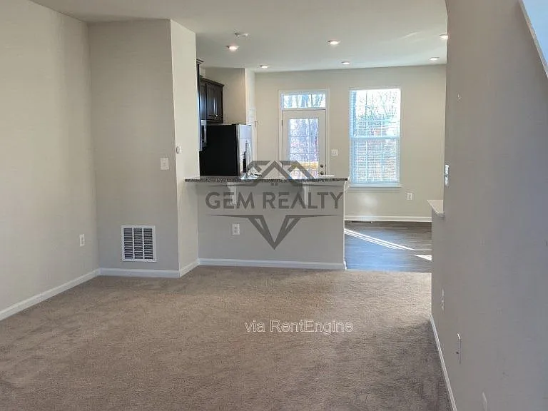 531 View Point Way — Photo 28
