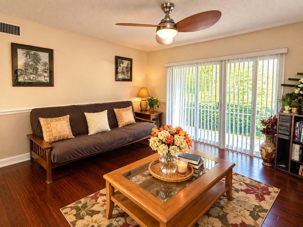 117 Gardens Drive #104, photo 2