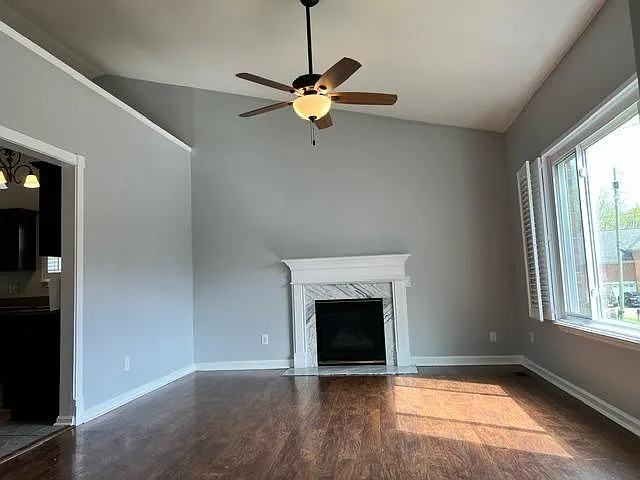 3 bed, 1391 sqft, $2,295 — Photo 2