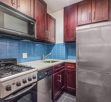 Rented by Keller Williams NYC | media 17