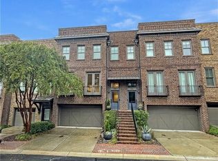 535 Canton Walk, Roswell, GA