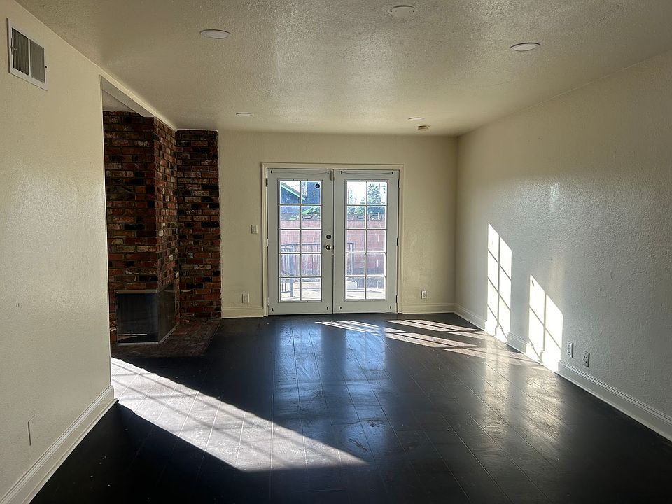 1st image of 942 Barbara Ln #942