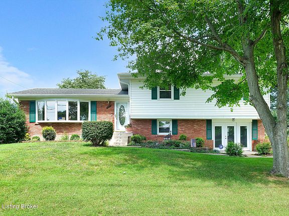 3rd image of 9816 Lakewood Dr