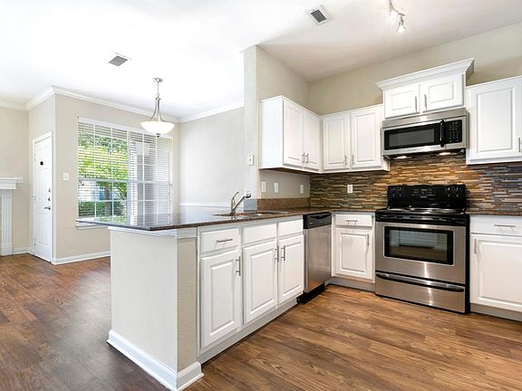 4th image of 2601 Lake Austin Blvd #13103