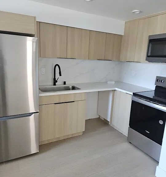 603 W West 46th St #3/4 — Photo 3