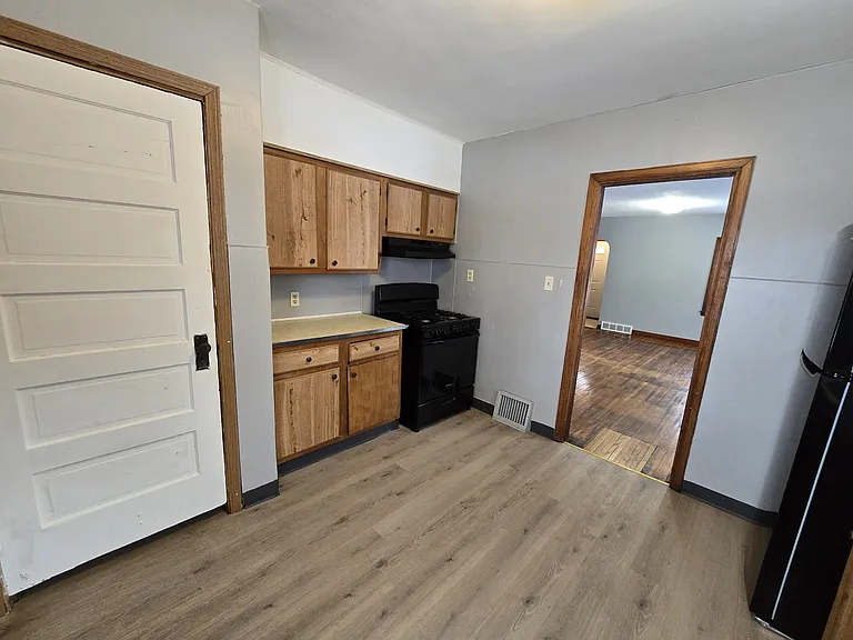 401 Charles St — Photo 18