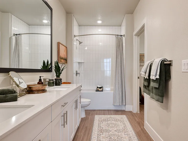 Lenox Grandview — Photo 9