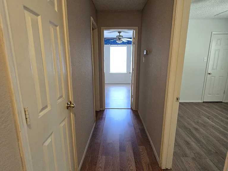8028 Clear Brook Cir — Photo 17