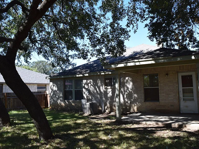 2122 Creek Knl — Photo 20