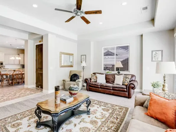 2061 N Pebble Beach Dr, Washington, UT 84780