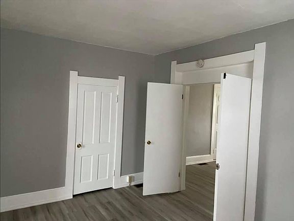 5th image of 251 E Madison St APT 1