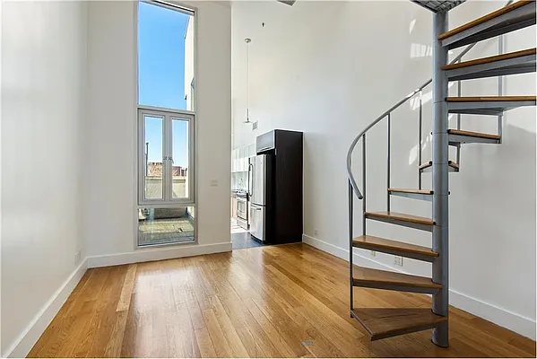 Sold by Leiter Realty Group LLC | media 3