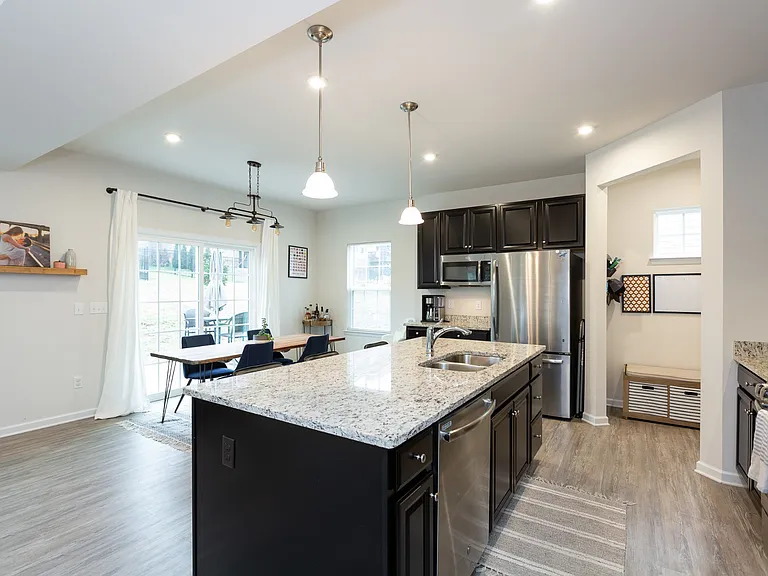 2106 Morton Dr — Photo 11