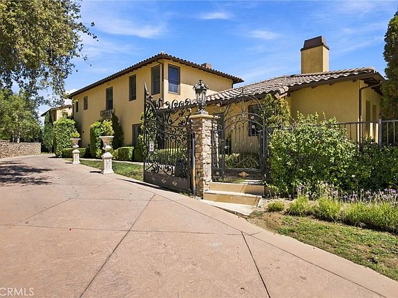 3rd image of 5182 Garrett Ct