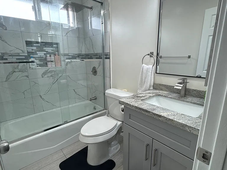 13115 Roselle Ave #1 — Photo 8