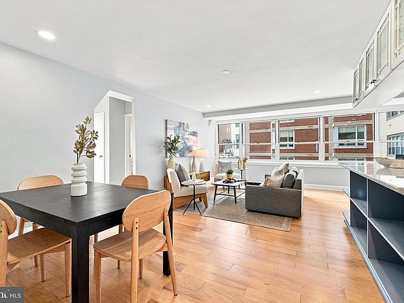 2nd image of 1810 Rittenhouse 18 Sq #407-408