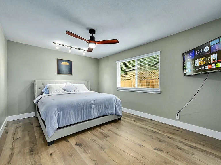 1807 Krizan Ave — Photo 13